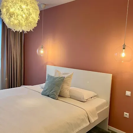 Panorama Apartment *